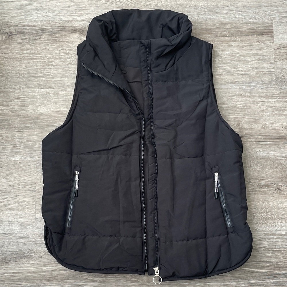 Black puffer vest size small